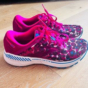 Brooks Women's Adrenaline GTS 22 Supportive Running Shoe